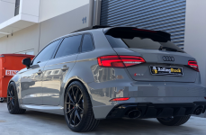 Audi RS3 на дисках V-FF 108 Carbon Graphite 19
