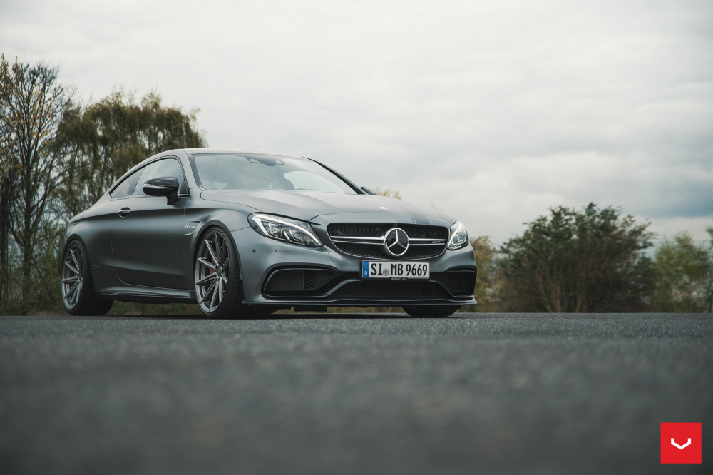 Mercedes Benz C63 S на дисках Vossen VFS-10