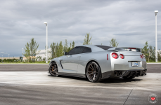 Nissan R35 GT-R на дисках Vossen Forged VPS-301