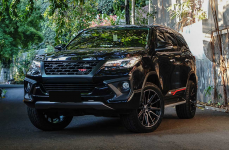 Toyota Fortuner на дисках Vossen HF6-1 on 