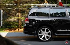 Toyota Land Cruiser на дисках Vossen Forged CG-207