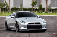 Nissan R35 GT-R на дисках Vossen Forged VPS-301