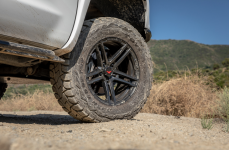 Toyota Tundra на дисках VenomRex VR-602 Coal Black