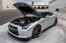 Nissan R35 GT-R на дисках Vossen Forged VPS-301