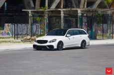 Mercedes-Benz E63 на дисках Vossen VFS-5