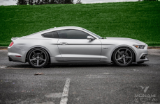Ford Mustang GT на дисках Vossen CV3R