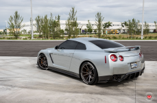Nissan R35 GT-R на дисках Vossen Forged VPS-301