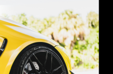 BMW M3 yellow на дисках RFX7 gloss black