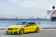 BMW M4 на дисках Rohana RFX5 Custom Gold
