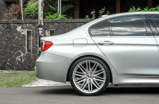 BMW 320i F30 на дисках Vossen VFS4