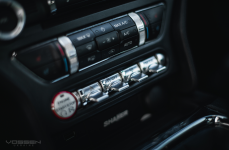 Ford Mustang на дисках Vossen CVT