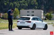 Audi A4 Avant на дисках Vossen VFS-1