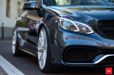 Mercedes E63 на дисках Vossen Hybrid Forged VFS-10