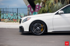 Mercedes-Benz E63 на дисках Vossen VFS-5