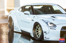 Nissan GT-R на дисках Vossen x Work VWS-1