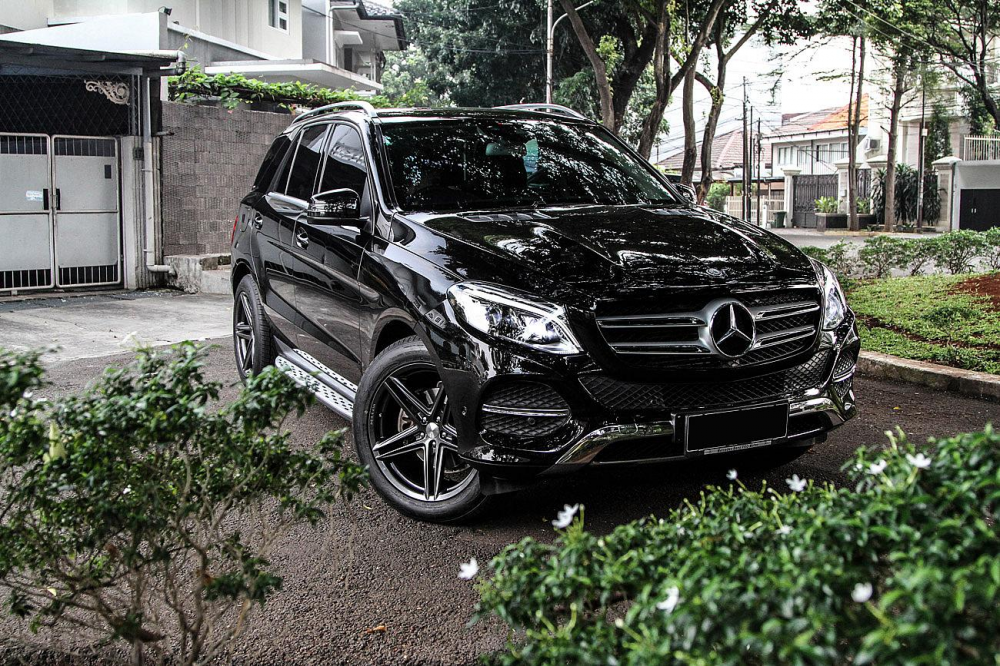 Mercedes Benz GLE250d W166 на дисках Vossen VFS5 R20