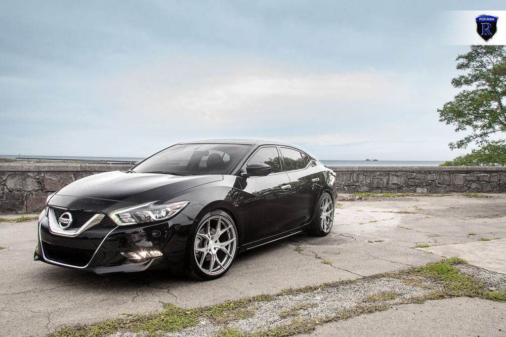 Nissan Maxima на дисках Rohana RFX5