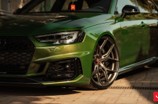Audi RS4 на дисках Hybrid Forged HF-5