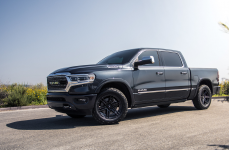 Dodge Ram 1500 на дисках Venom Rex 20