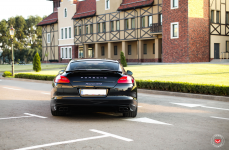 Porsche Panamera GTS на дисках Vossen Forged HC-2