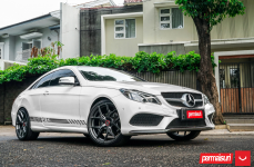Mercedes E-Class на дисках Hybrid Forged HF-5