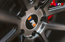 Ford Mustang на дисках F1R F27