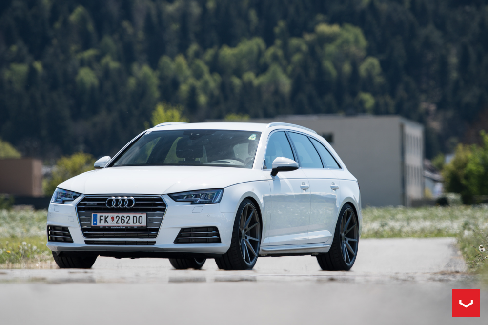 Audi A4 Avant на дисках Vossen VFS-1