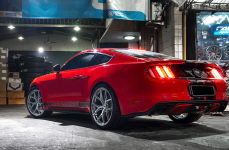 Ford Mustang на кованых дисках Vossen Forged S21-01