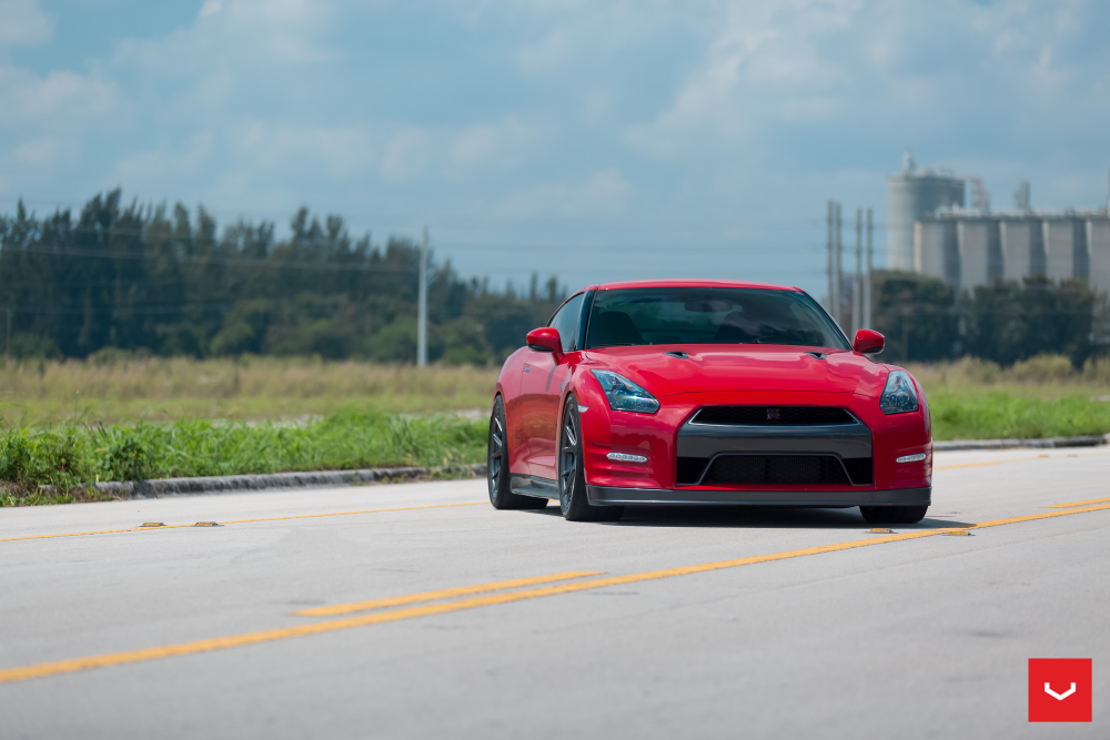 Nissan GTR на дисках Vossen VFS-6