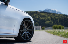 Audi A4 Avant на дисках Vossen VFS-1