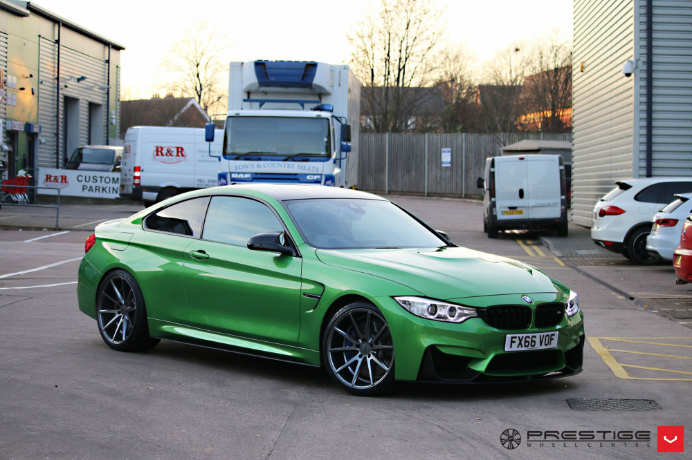BMW M4 на дисках Vossen VFS-1