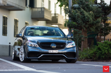 Mercedes E63 на дисках Vossen Hybrid Forged VFS-10