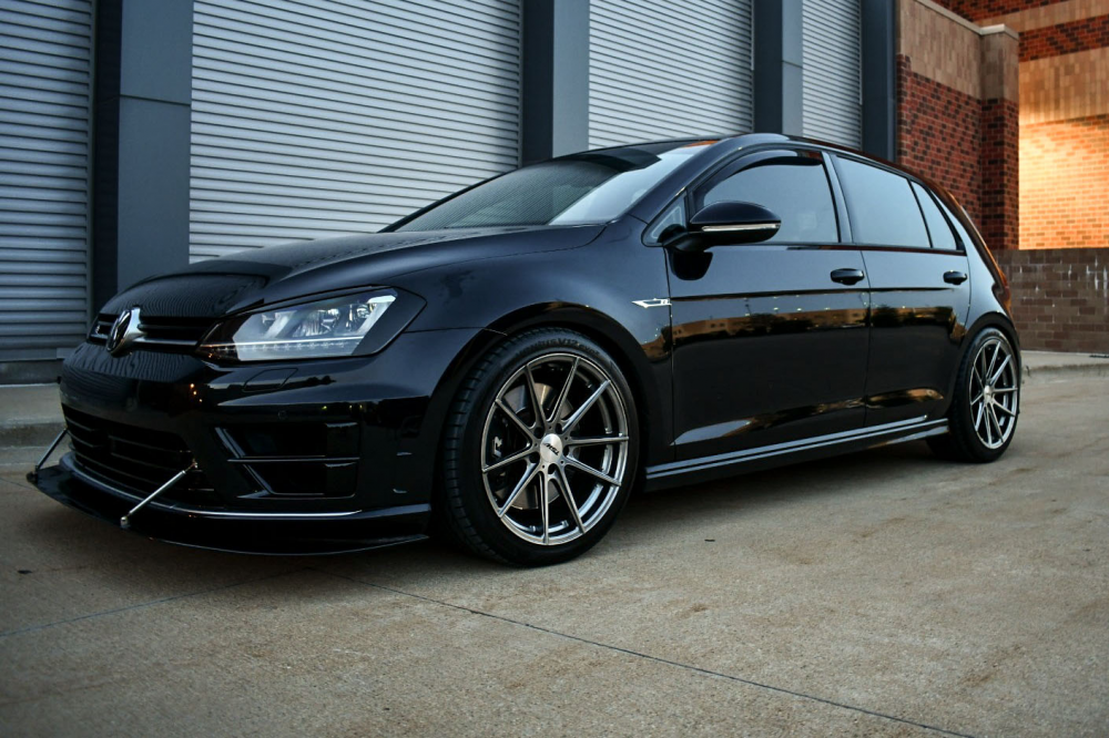 Volkswagen Golf на дисках TSW Bathurst