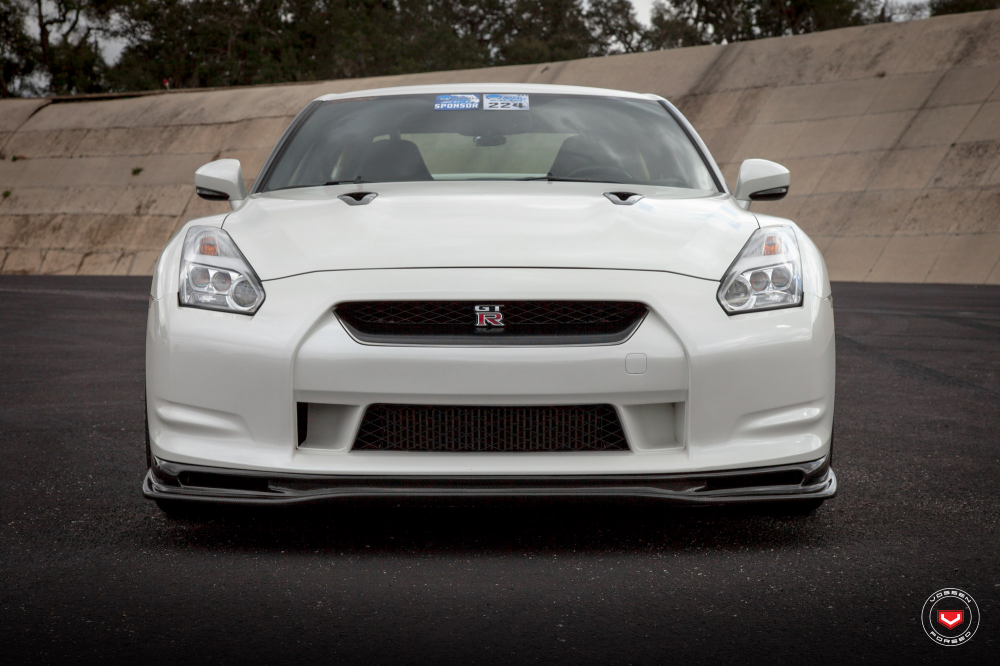 Nissan GT-R на дисках Vossen Forged LC-105T