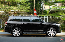 Toyota Land Cruiser на дисках Vossen Forged CG-207