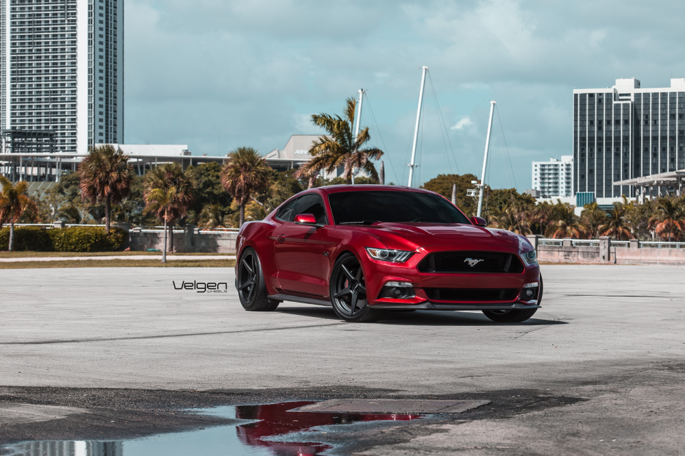 Mustang GT на дисках Velgen Wheels Classic5