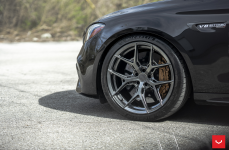 Mercedes E63 на дисках Hybrid Forged HF-5