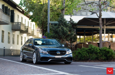 Mercedes E63 на дисках Vossen Hybrid Forged VFS-10