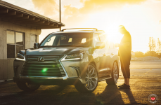 Lexus LX570 на дисках Vossen Forged S17-01