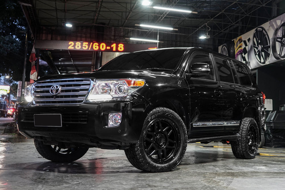 Toyota Land Cruiser на дисках KMC KM544