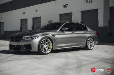 BMW F90 M5 на кованых дисках Vossen Forged S21-01