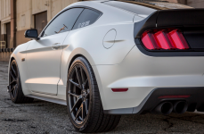 Ford Mustang GT на дисках Vorsteiner V-FF 101