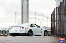 Nissan GT-R на дисках Vossen x Work VWS-1
