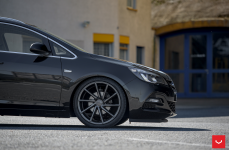 Opel Astra на дисках Vossen CVT