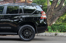 Land Cruiser Prado на дисках XD Series Bully R20