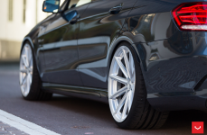 Mercedes E63 на дисках Vossen Hybrid Forged VFS-10