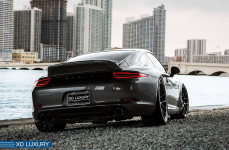 Porsche 911 with XO Luxury XF1