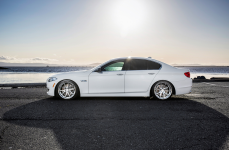 2015 BMW 535i на дисках Ferrada FR2 Machine Silver