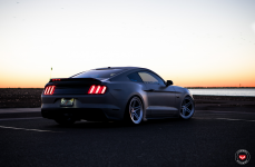 Ford Mustang GT на дисках Vossen Forged LC-102