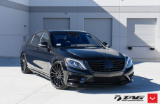 Mercedes S-Class (W222) на дисках VOSSEN VFS2